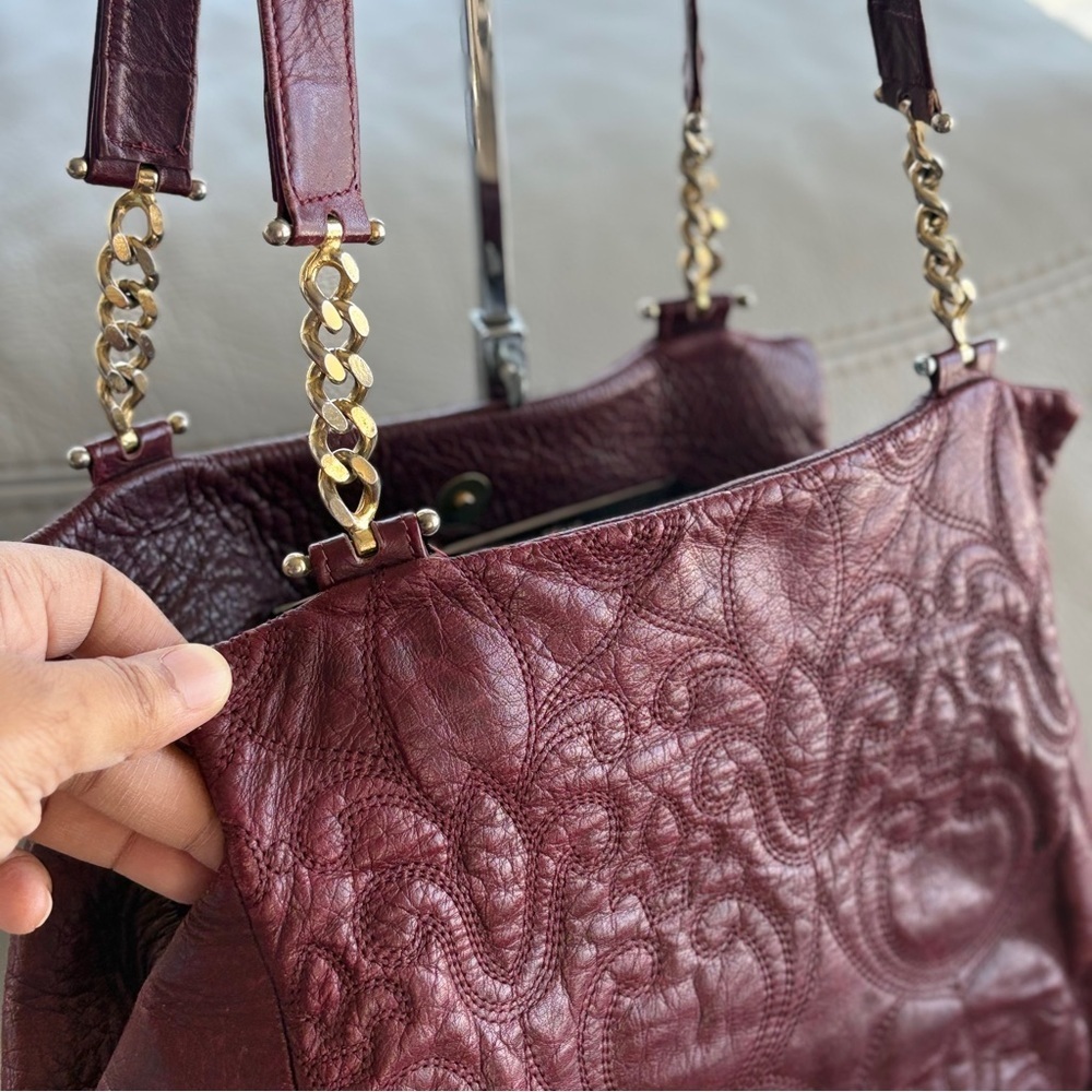 VINTAGE Embossed Floral Pattern Burgundy Leather Shoulder Crossbody Bag - Picture 3 of 16